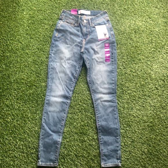 Signature by Levi Strauss & Co. Gold Label Women's Modern Skinny Jeans - Picture 4 of 15